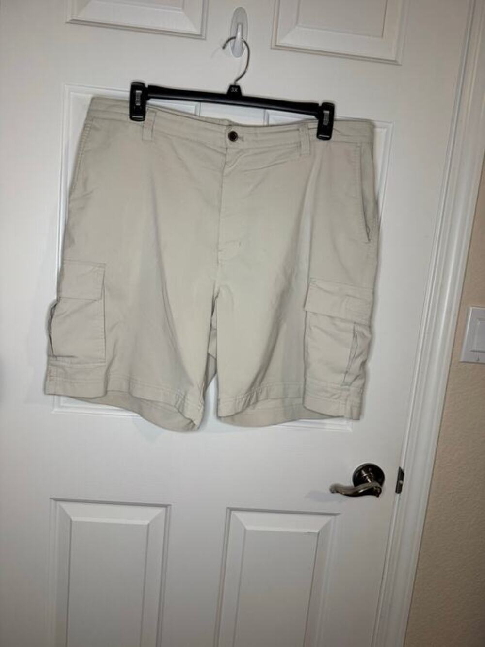 Chaps Men's Hiking Fish Travel Cargo Shorts 9 inch Beige 38